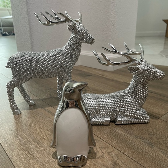 Z Gallerie Glimmer Deer Silver and Penguin Christmas Set - Picture 4 of 7